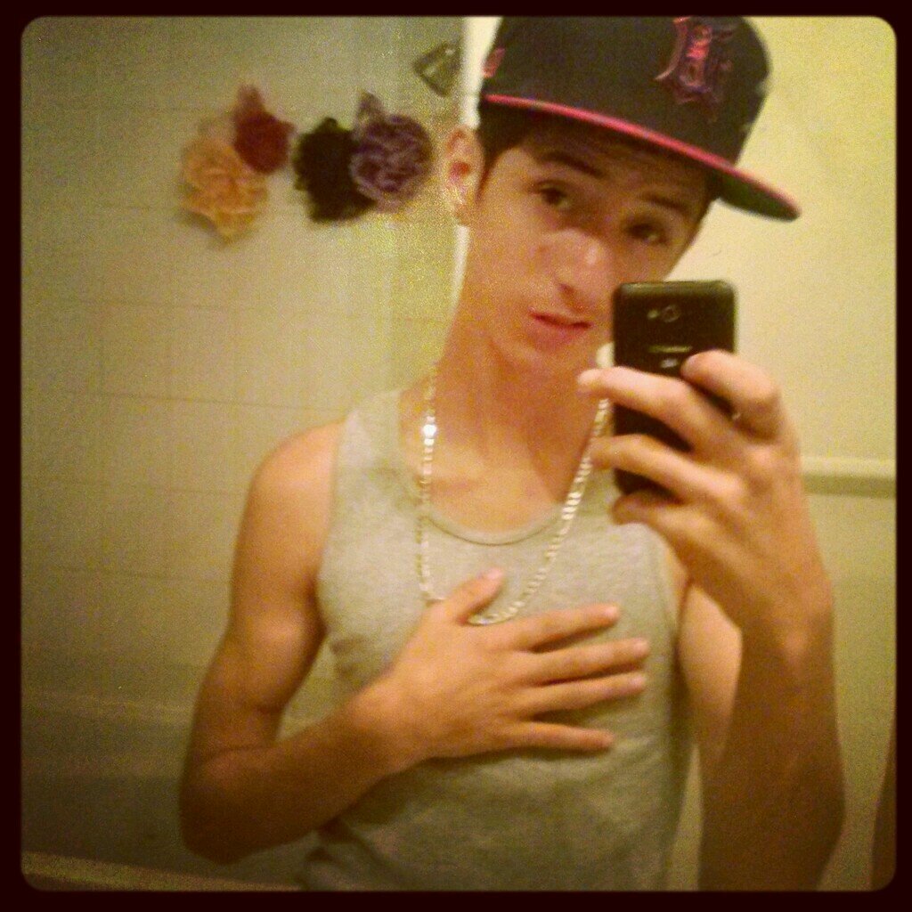 ask me questions(: http://t.co/K9VZT5dY6T   follow me on instagram. swaginthugs