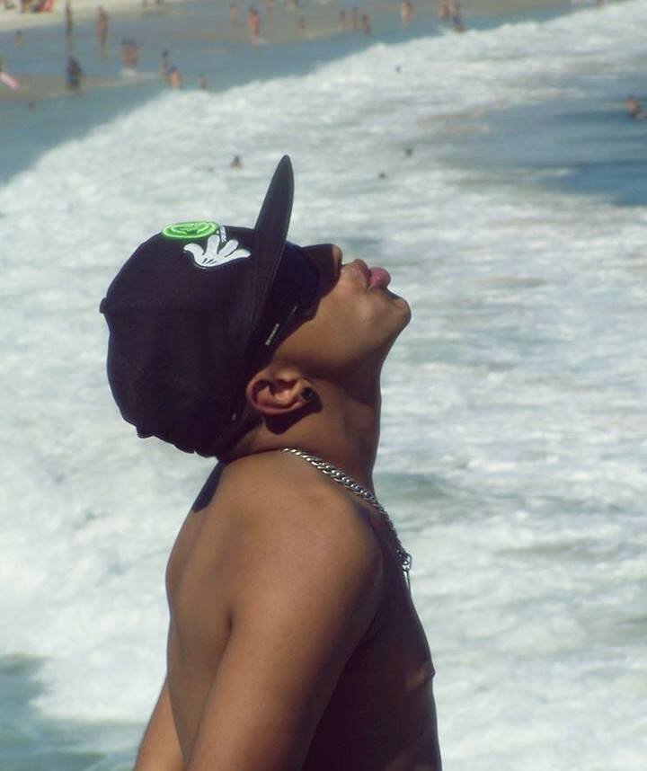 traio o mundo mais não vou me trair derrubo quem for mais não aceito cair ♪