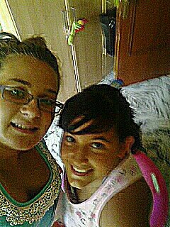 Soy Belieber y Auryner!!!! Raul y Nandooo os quierooooo y me aburroooo y sty mu locaa!!!      AJBVGFBSHZXWO