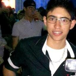 tenho 17 anos. https://t.co/c99aKtx5K9 https://t.co/Lks4K8ify0