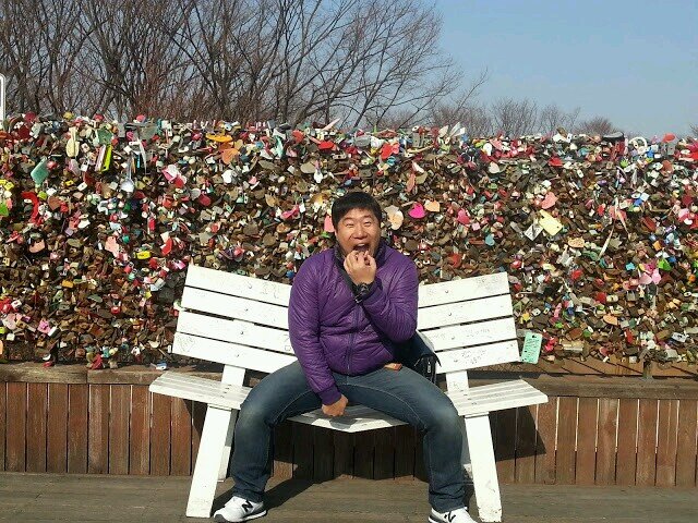 overloading100's profile picture. 
