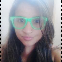 uma garota maluka kkk adoro amizades novas sou aquela q curti todo tipo de musica mais prefiro um funk ou sertanejo!! sou engraçada e brincalhona,sou alegre!bjs