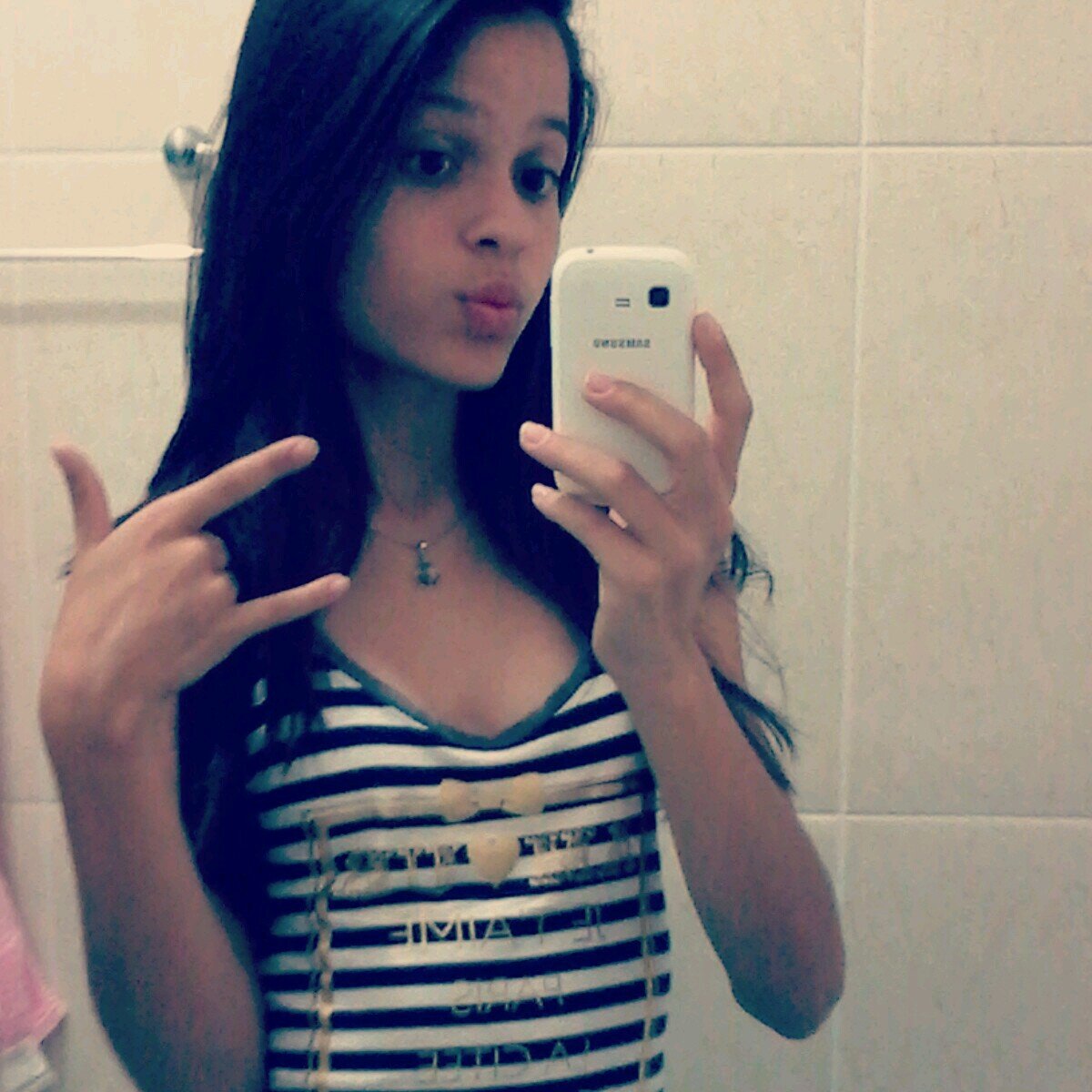 Porque alguns infinitos são menores que outros .. e é isso meixmo ^^