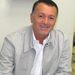 Fake do ídolo do maior clube do Norte-Nordeste : Esporte Clube Bahia.Elegante e sutil ao mesmo tempo.Mito,lenda viva.