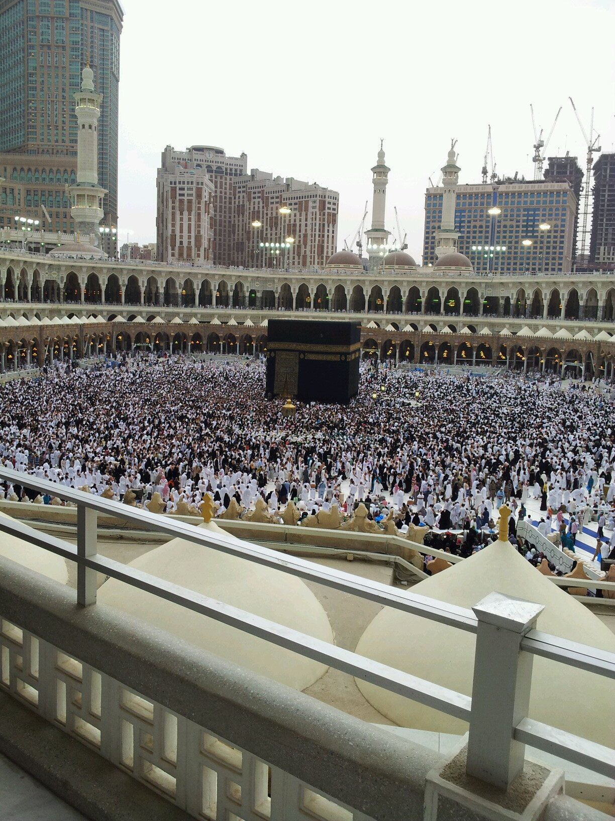 ‏‏ عضو هيئة تدريس في قسم أصول التربية .  أؤمن بأن العلم لا يؤتى به، بل يؤتى إليه- حساب شخصي
