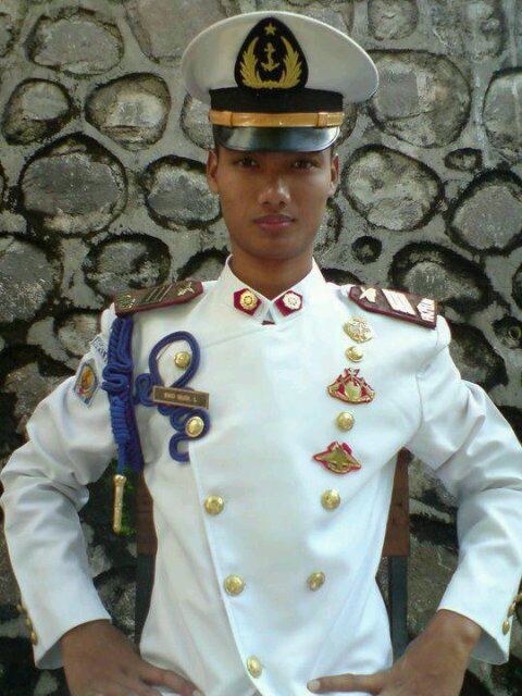 Menerjang samudra adalah tugas kami,, walupun kami harus bertaruh nyawa sekali pun,, walau kita di telan ganasnya samudra itu adalah sebuah kehormatan bagi kami