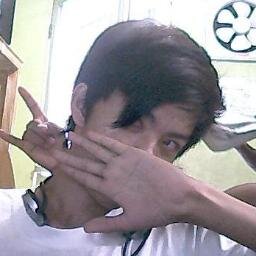 Hindi baleng may tigyawat,pogi nmn.