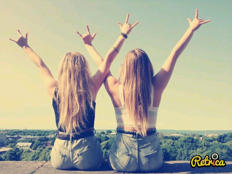 two weirdos here, love music and life 
18 yo HHA!!
