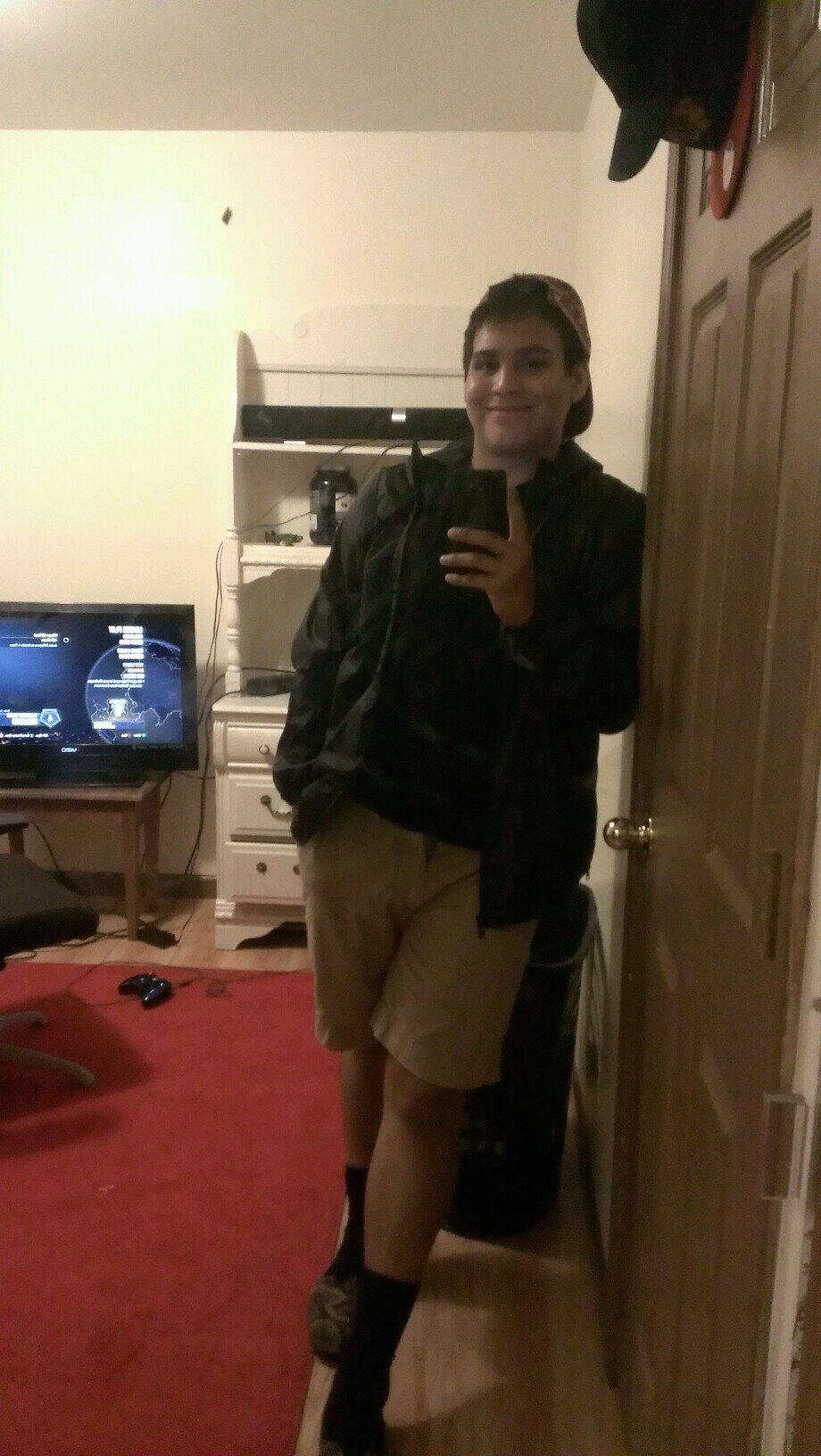 yo what's up hah I'm MLG_Pmaw I'm an up incoming Call of Duty Amateur, I'm trying to make this my life, right now its going great I just need a chance to make!