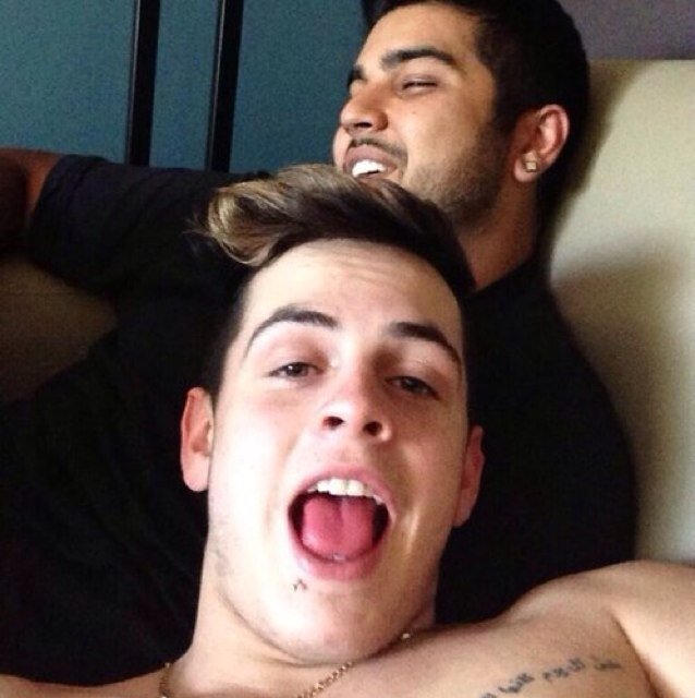 Follow @rennaeallen & or @Beau_ily or unfollow.