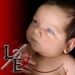 Only daughter to @JodisVishous and @VsDarkDreamer, and twin to @Bruhtal, cursed with my father's visions | #loverenthralled