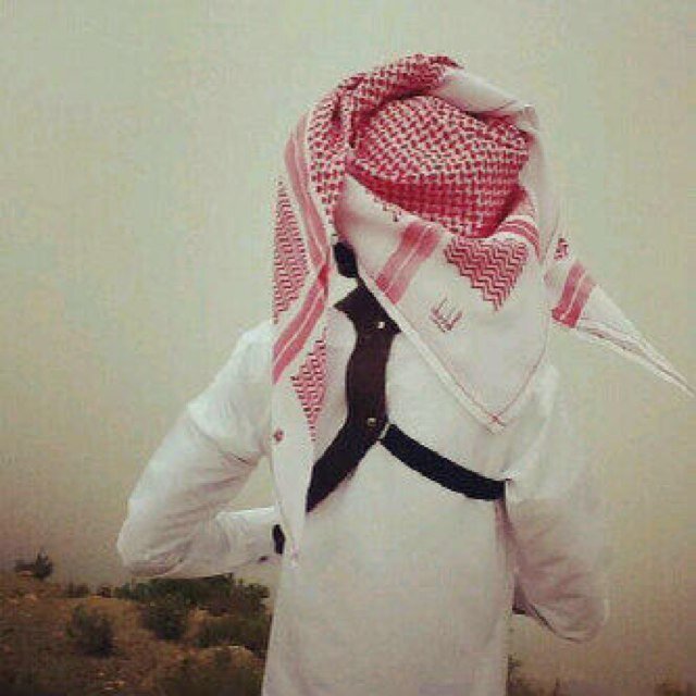 اابوي راسي ،،،، وجدي ضلع منزمي ،،، مَن لابہ وقعاا يروى به الظامي ...