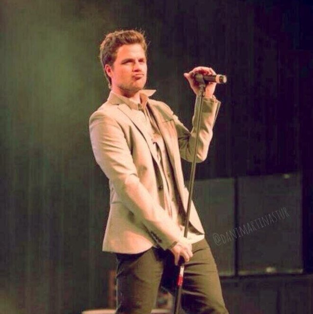 La música de @_danielmartin_ como forma de vida. Sin el sería muy difícil estar bien en tus peores monentos. Su música es lo que marca ma diferencia.
26-10-13❤