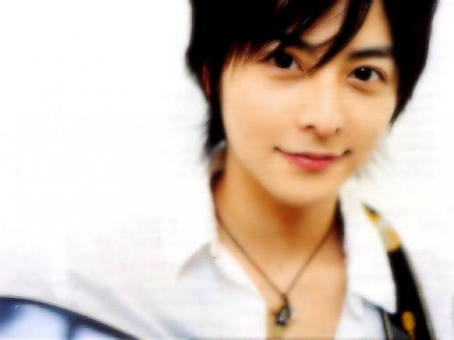 [V] @ChocoIdolRP • singer, actor and songwriter • member of the duo WaT • 1986 January 05 •