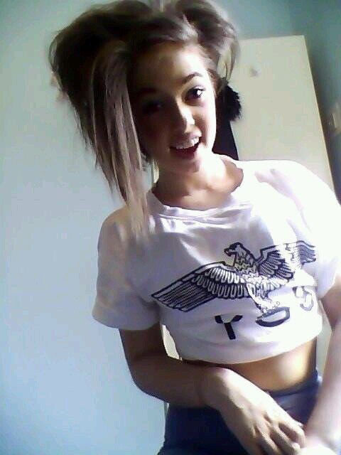 Follow meee and i will follow back!:*