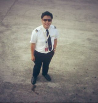 Commercial Pilot :) 
Line : ondyleo