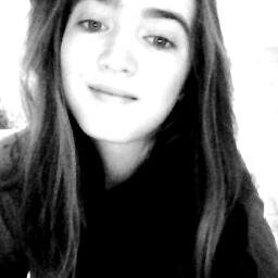 - Toujours debout, jamais à genoux Selenators jusqu'au bout. ♥  Follow me. Ma page de Selena. (J'suis admine.) https://t.co/tgQj7tMdhz