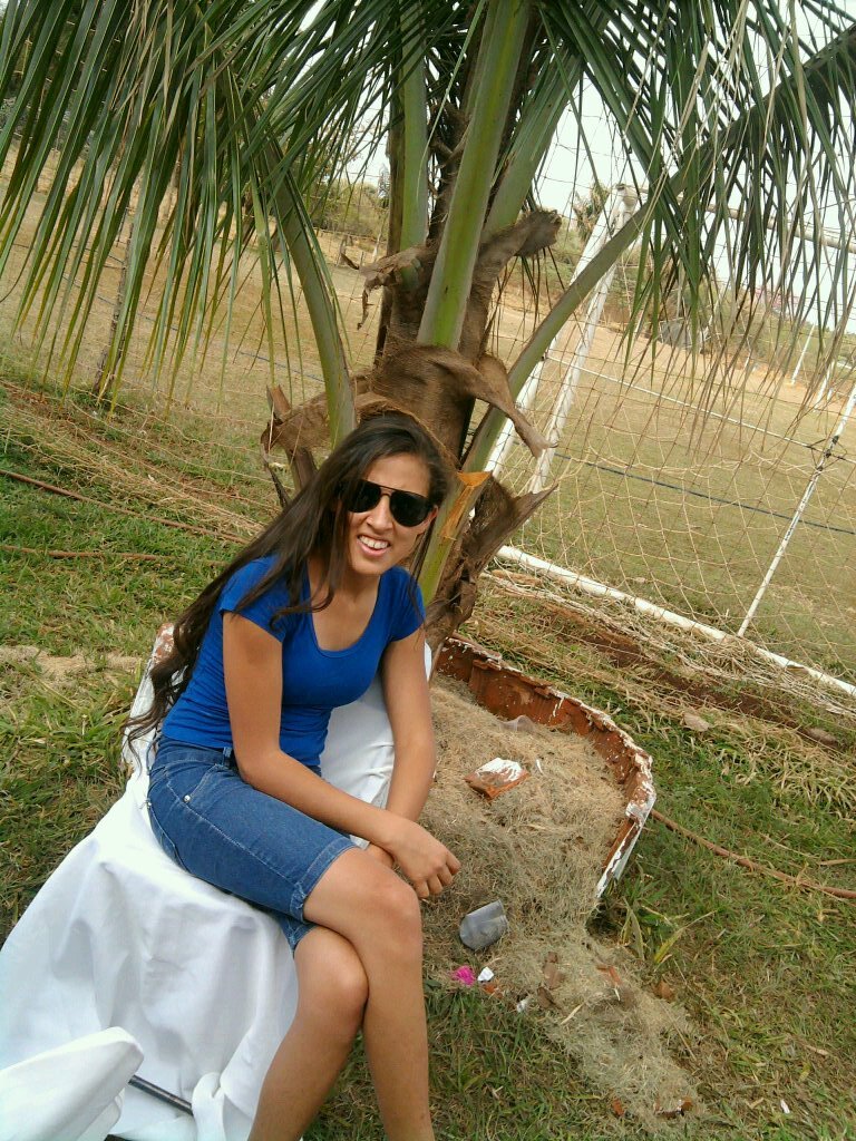 Nao sou a garota perfeita,eu tenho um coracao se ele nao serve para vc,vc nao serve para mim...
