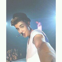 A simple Justin Bieber fan