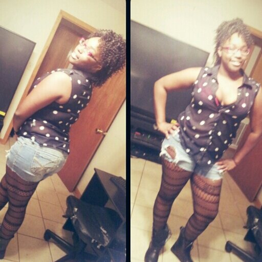 I love Doritos,,#TeamGoofy & Lil Debbie Cakes #Ciroc #FuckYoFeelings,,,  Hit that Follow Button for a #Honeybun tho :) !