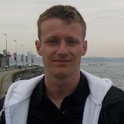 Schrijver voor young adult. Auteur van “Dochter van de onderwereld”, “Doodeng” en “Stil zijn als de slangen bijten”.