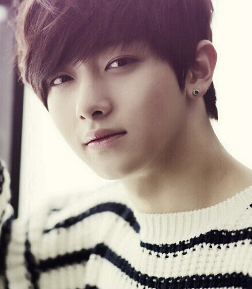 ` ↷ ✩ — Verified Roleplayer @paperstarsrp┊Ray of C-Clown┊#94liner┊Prince Ray's Jailed Sanctuary ✌ ✩
