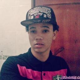 Me Llamo Como Dice Haii Arriva Pero Me Dicen Boniitillô Guttôso Soltero  Bakano Sincero SiGeme Y Pide Tu Back Te Doii Pa'traa D' Una Vezz