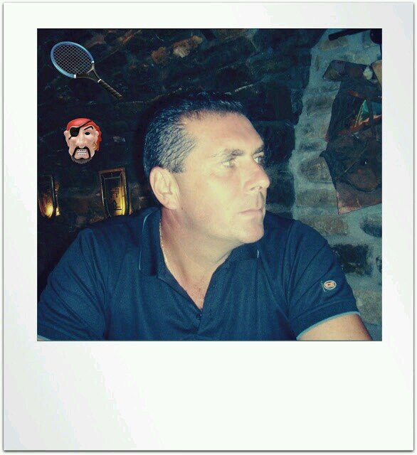 Insatisfecho,original,tolerante y me toleran,doy siempre la hora que es y sobre todo conozco el valor de las cosas.