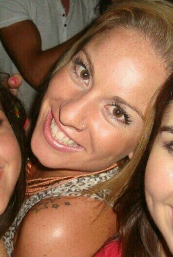 Maquilladora,Técnico en Estética y Técnica del Reiki.......Zen.......