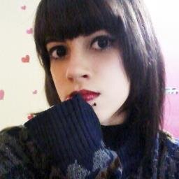 twitter reserva pra casos de emergência, resido no @_kkkkill e amo meu namorado @whoisrom ♥