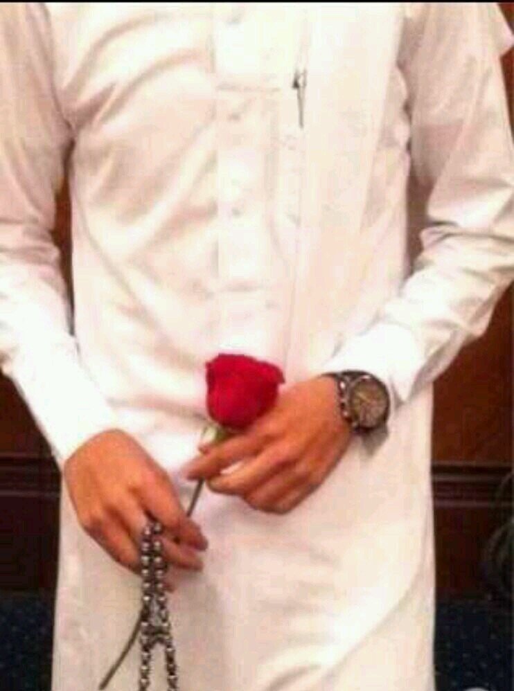 بَ بسَاطہْ آنا لا احِبّ انّ اكوُنَ شَيئًا مُؤقٺًا لاحَدْ ..