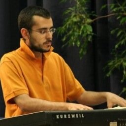 Prof., PhD in letteratura greca, pianista, homo sapiens