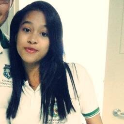 Amo futebol, sou flamegista, adoro pelúcia , e sou simpática