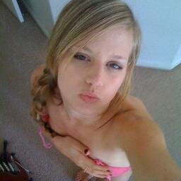 I love #sex and #posing          Follow me if you want to share these pations ;).