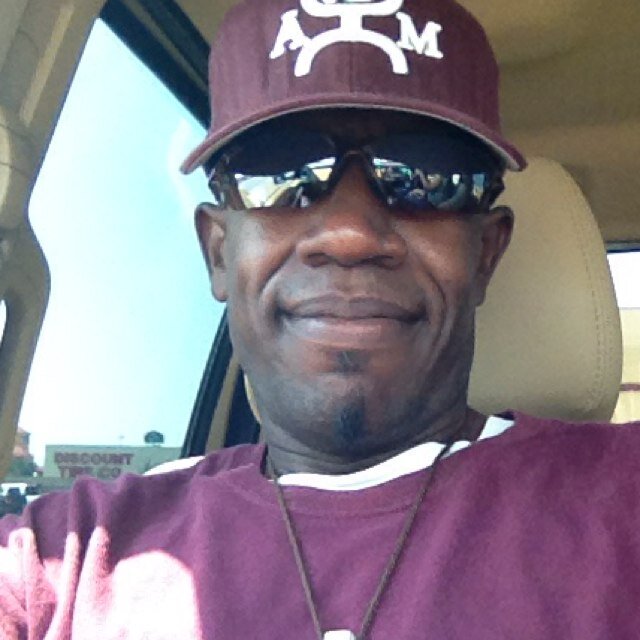 twofeet2win's profile picture. 