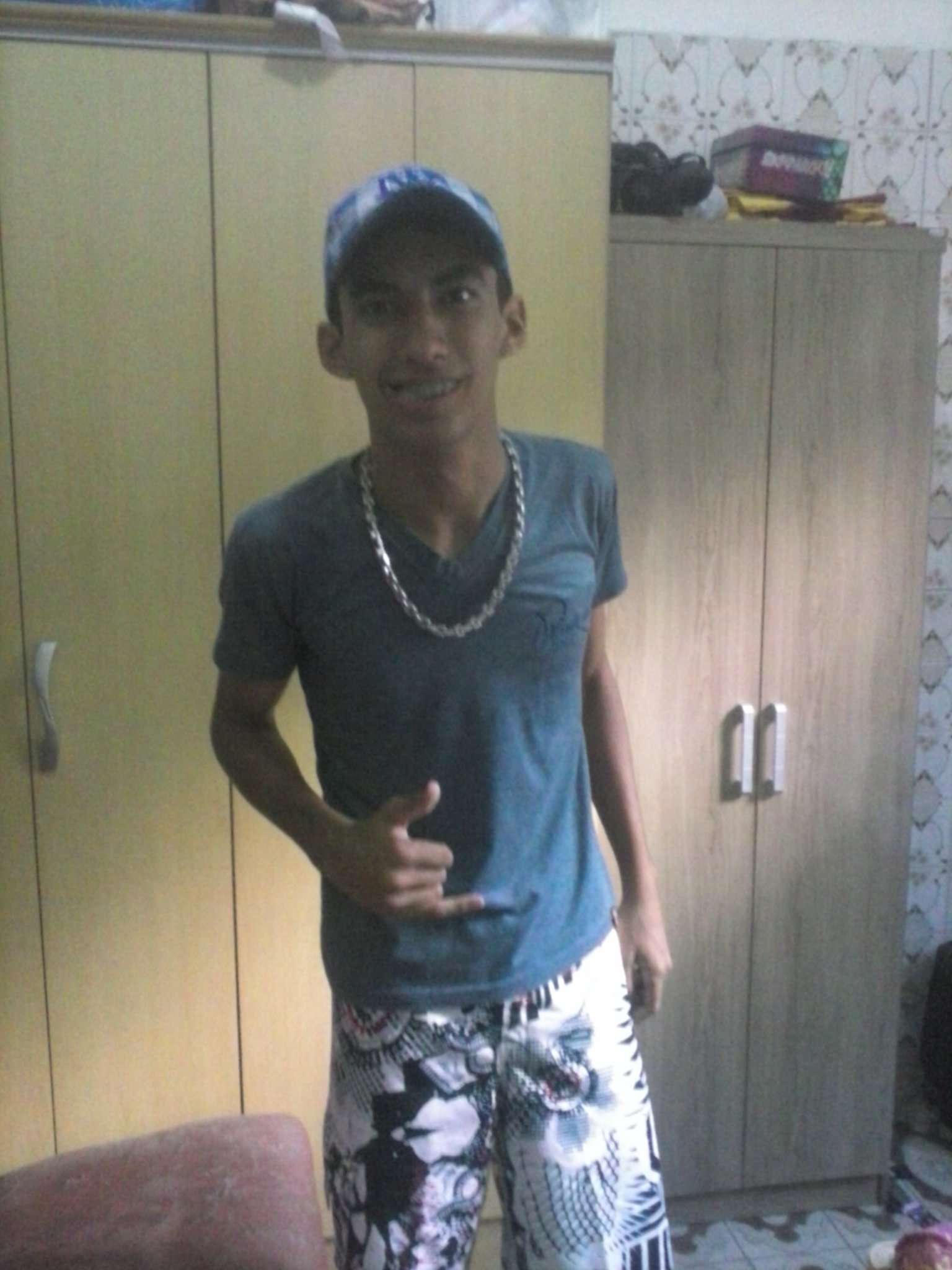 atrás da felicidade *----*
