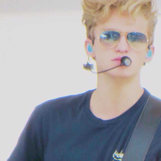 You're more than fans, you're family. -Cody Simpson / Thanks for following me :) #GCF Since: 03/08/2011