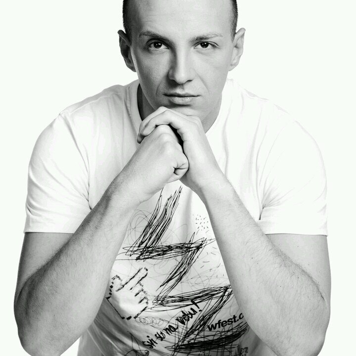 PhD, PR, brend komunikacije, motori, automobili, gym, kick box, tattoos; moj tvit=moj stav; Audaces Fortuna Iuvat!