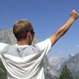 2年前まで英検準1級を目指し勉強していましたが、中国人の友達がたくさんでき、中国語の魅力にハマり、一転し中国語を学んでいます。56歳中国語ゼロスタート。でも勉強楽しんでます！無言フォロー失礼します。#中国語学習