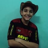 sou goleiro,luto karatê,tenho 11 anos e sou solteiro