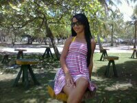 A garota simplis que chega e marca..