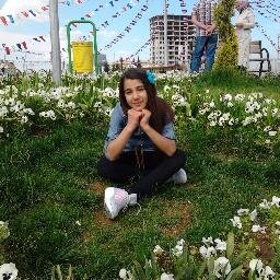 kore fanı müzik dinlemeyi sever dans etmeyi sever hayvan sever gezmeyi sever alışveriş yapmayı sever sohbet etmeyi  sever pasta yapmasını ve yemesini sever