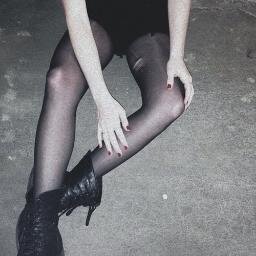 Muriendo desde 1995. Soy una alma muerta en vida. Tan solo soy una adolescente marginada en un laberinto sin salida.