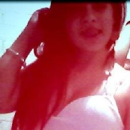 nas horas mais difíceis me ajudou a superar,meu anjo protetor obrigada por estar,ao meu lado quando mais me sentia fraca ♪' te amo tanto @Leeeelly_