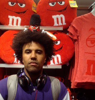 zakhartt's profile picture. 