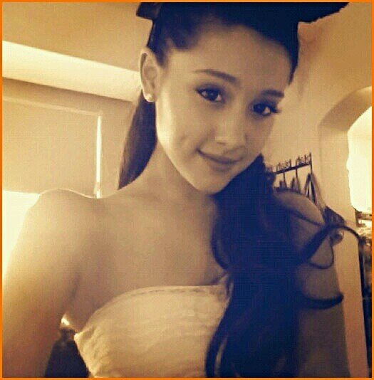 utopiaariana's profile picture. @yesbutera's saved acc