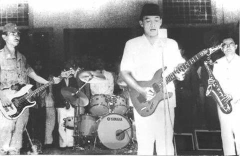 jangan pernah salahkan cinta !! Kenapa ?  nya teuing eta sugan !!
