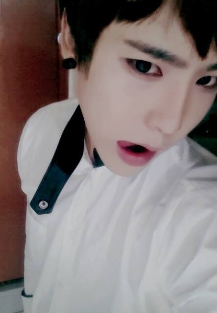 เน็ตไอดอล.ลีโดฮยองครับ ผมหล่อ ผมเฮ้ว กวนเกรียนแต่น่าร๊อค! ♥ ไม่ได้พูดมากแต่แค่หยุดพูดไม่ได้(?) ((real : @Rikun2)) ฟอลมาคุยกันสิครับ ~ ปล.ผมแกล้งเพราะผมรัก ♥ ;D