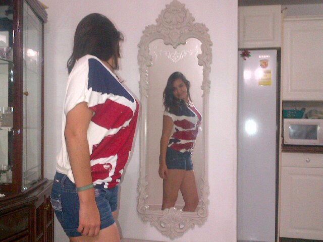 Hola estoy pasando por aqui para decirte que TE AMO que eres mia tu&yo hasta viejito no lo olvides:$ is;tu boyfriend♥|i♥boyfriend|sigueme y veras q te sigo☺