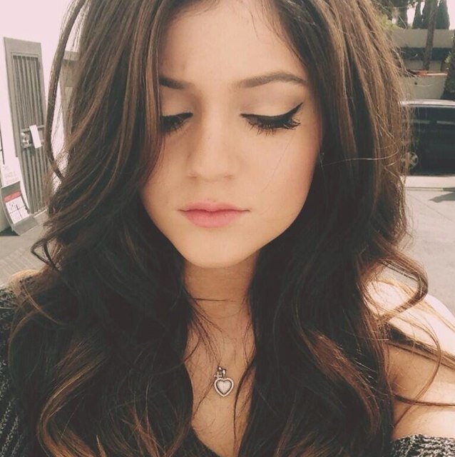 Welcome to my world. Easy is boring, i like things hard. I love my idols and will always support them. Bye ♡
